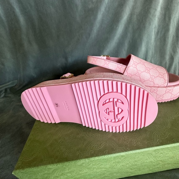 Gucci Pink Sandals - Picture 4 of 7